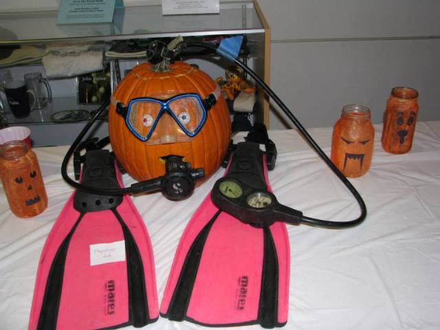 scuba pumpkin