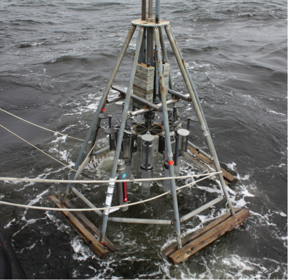 Deploying the multi-corer (Photo by Diana Steller)